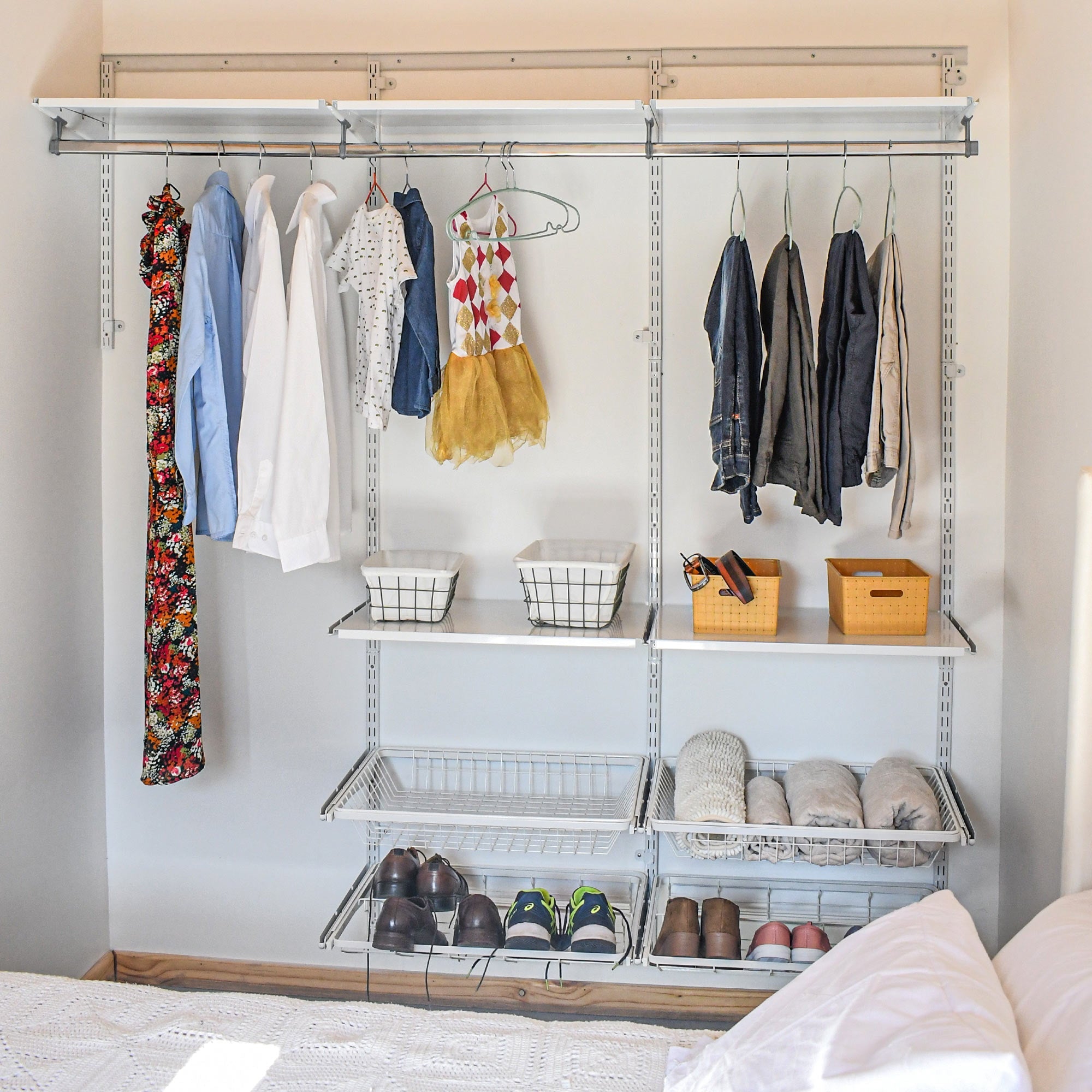 ¿Cómo Transformar tu Clóset con Organizadores Eficientes y Modernos?